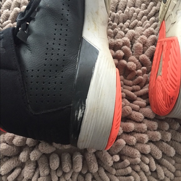 Under Armour boys high top basketball shoes - Picture 10 of 12